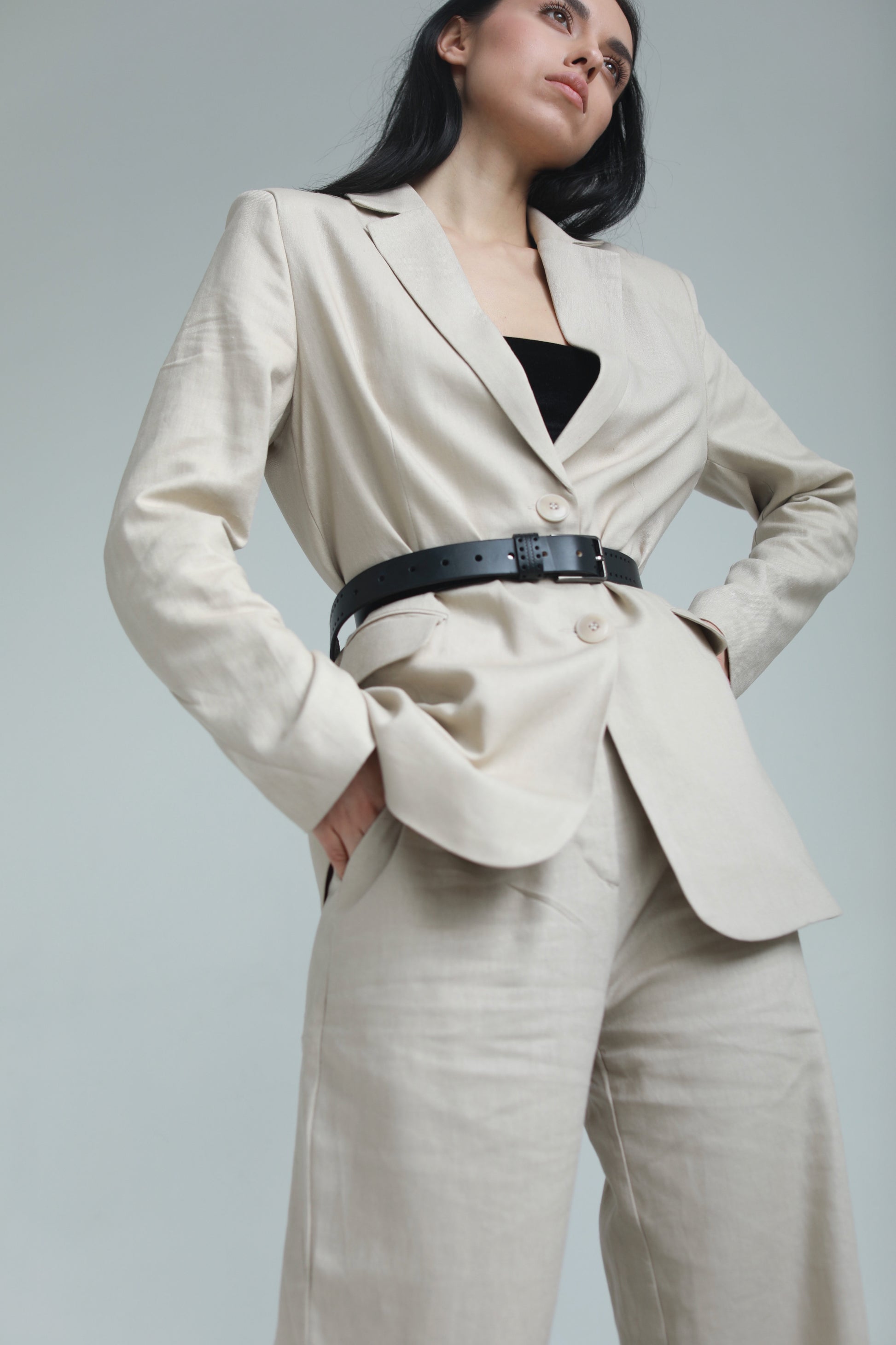 Handmade beige linen blazer - AIYM Timeless Fashion